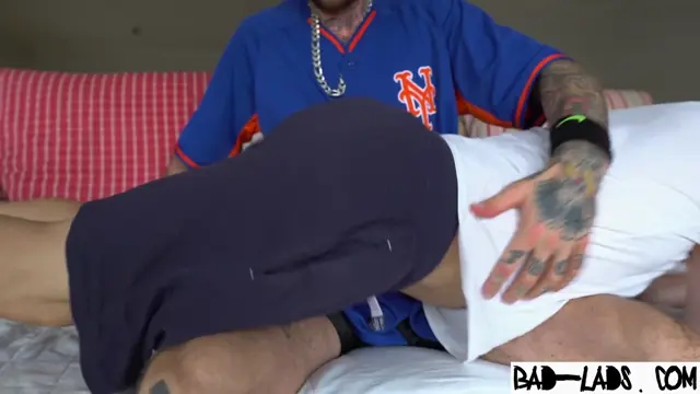 Poster: cle twinks gorogus butt spanked red by older daddy