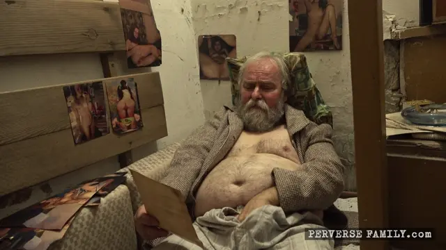 Poster: Perverse Family - Unexpected Breakfast 4k