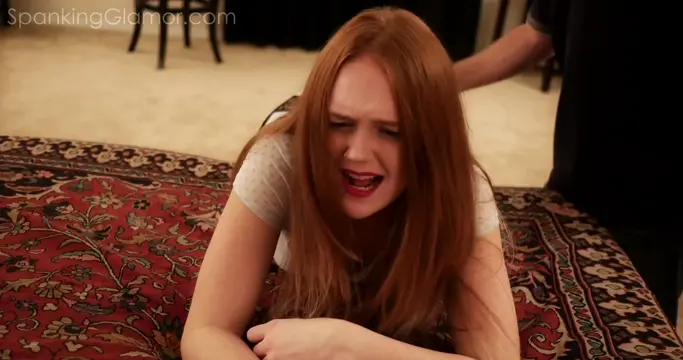 Poster: Spanking Glamor – MP4/Full HD – Brooklyn Belle 1