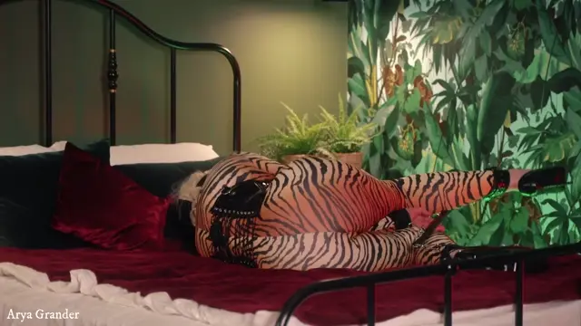 Poster: Submissive MILF in spandex