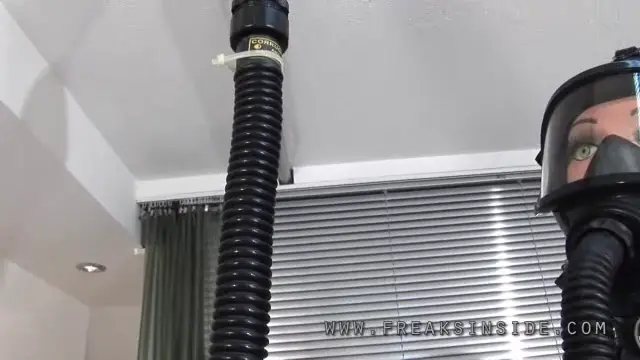 Poster: 2009-01-12 gasmaskplay with the Rubbersisters