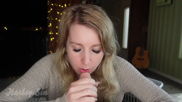 Poster: Harley Sin – Mommy Gives You Head Milf