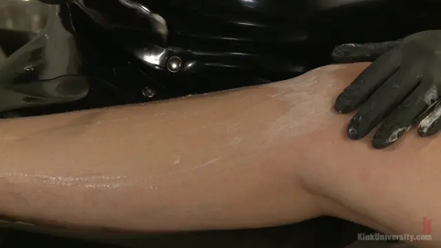 Poster: Erotic Shaving - How to Make Your Partner's Pussy Pube-less