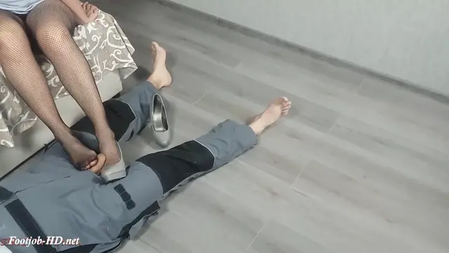 Poster: Strict Wife Mia Footjob in fishnet – Strict Wife Mia