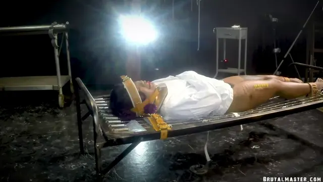 Poster: Cupcake SinClair – Straight Jacket Torture