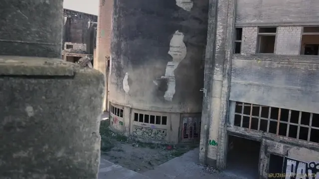 Poster: Girls Love Pain - Spanking, Caning, Whipping