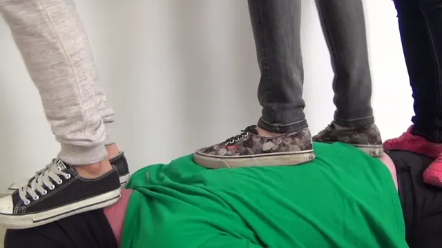 Poster: Facetrampling – Foot Fetish Beauties – Full body and neck trampling!