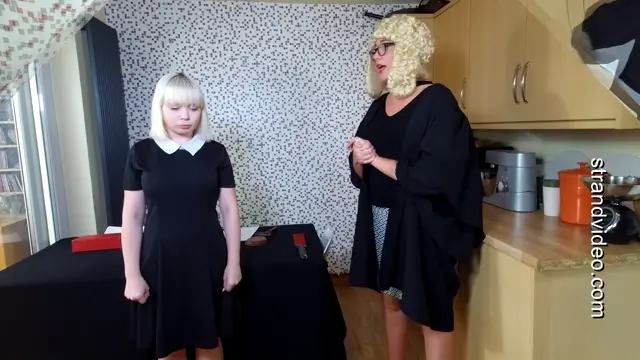 Poster: Cherry, Sarah Stern – Breaking The Phone The Judge At Home Series Spr-1842