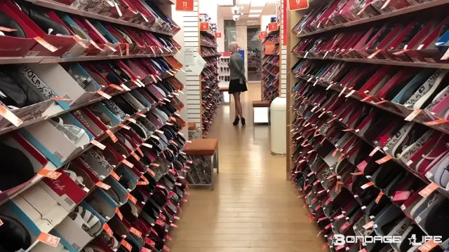 Poster: Bondage Life – Shopping Trip Rachel Greyhound