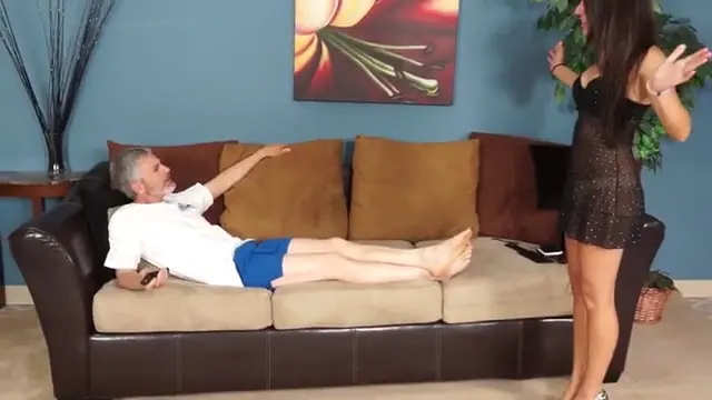 Poster: [hotspanker.com] Boyfriend Gets Spanked for Making Dahlia Wait HD (1280x720)