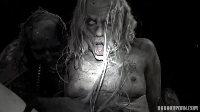 Poster: HorrorPorn – Walking zombies