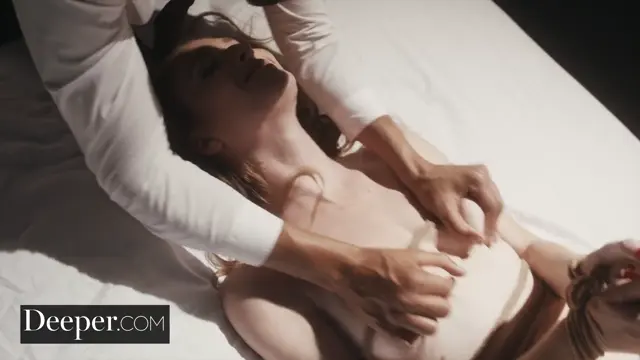 Poster: DEEPER Ashley Lane Gets Left Hanging