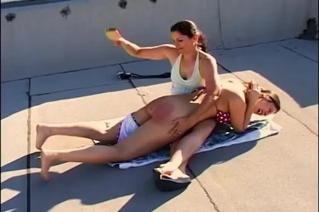 Poster: Good Spanking – MP4/SD – Sarah Gregory, Chelsea Pfeiffer – Overexposed (Release date: Apr. 13, 2020)