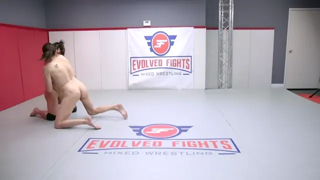 Poster: Evolvedfightslez – Agatha Delicious, Brandi Mae