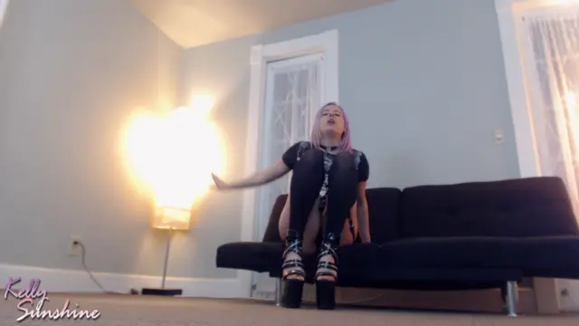 Poster: Kelly Sunshine: Ball Crushing Heels – Masturbation Dirty Talk and Masturbation Instructions