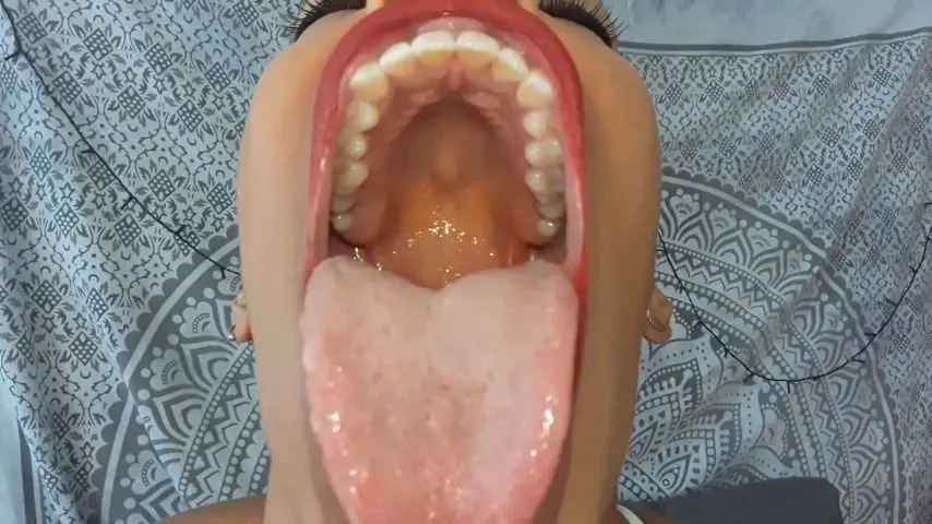 Poster: Feed me your cum Mouth fetish joi