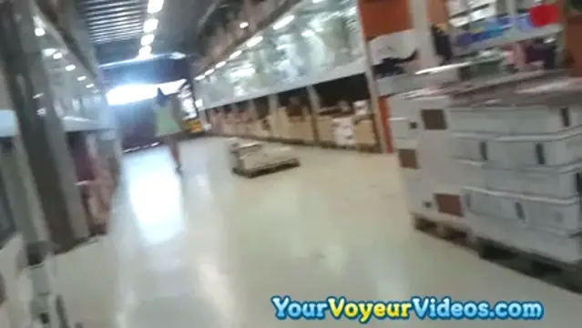 Poster: Shoping upskirt no panties 426