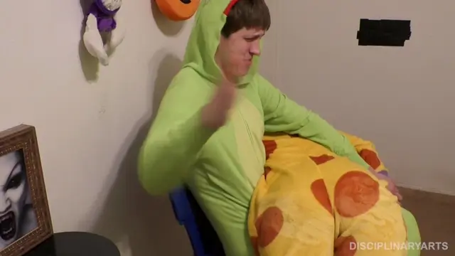 Poster: DisciplinaryArts – Trick Or Heat 3: Frog Vs. Bratdog